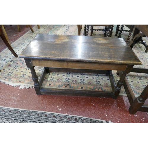 430 - Antique oak table - Approx size: W: 92cm, D: 45cm, H: 49cm