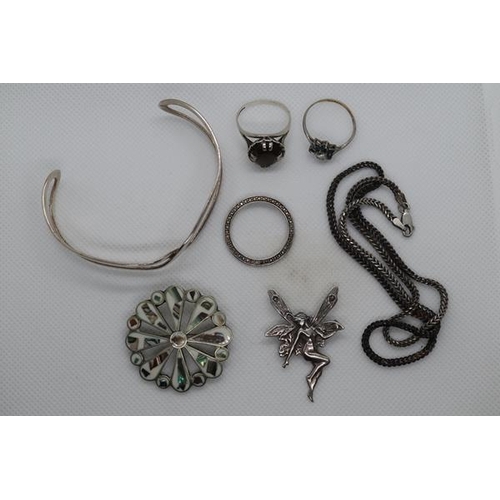 47 - Collection of silver jewellery