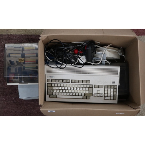 152 - Commadore A1200 together with games & accessories