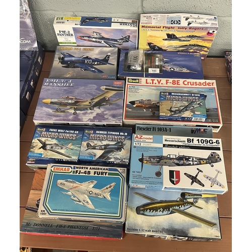 193 - Collection of aircraft models to include Revell AZ model etc