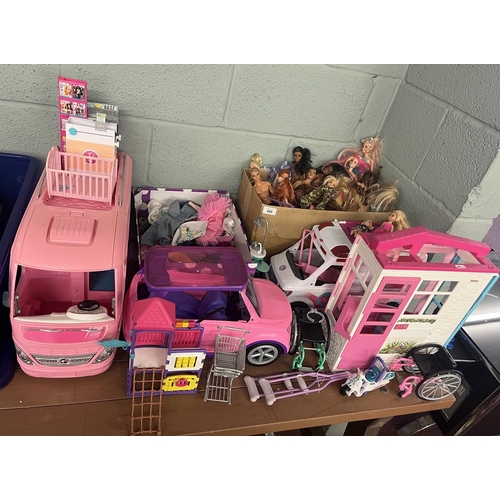 200 - Large collection of Barbie toys to include Barbie camper, dolls & clothing 