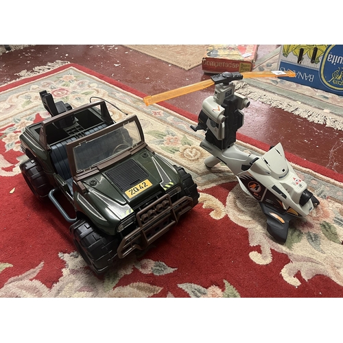 270 - Action Man jeep and gyrocoptor