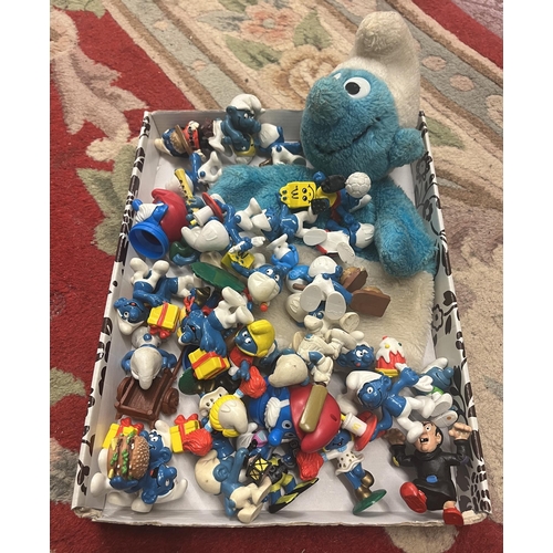 272 - Collection of Smurf toys