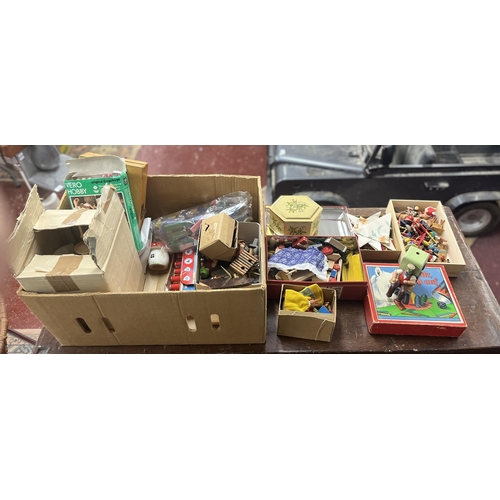 290 - Good collection of vintage wooden toys