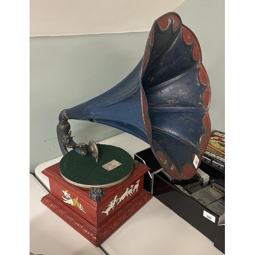 297 - Early 1900's horn gramophone