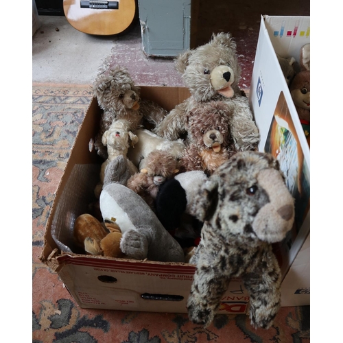 357 - Large collection Steiff Teddy Bears etc