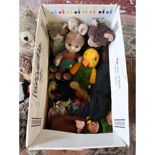 357 - Large collection Steiff Teddy Bears etc