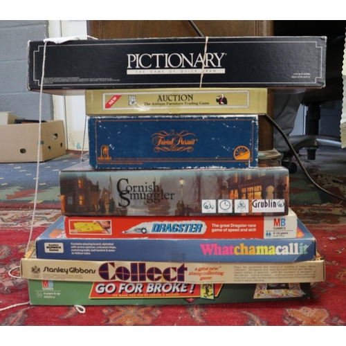 360 - Collection of board games to include Pictionary, Auction and Go For Broke