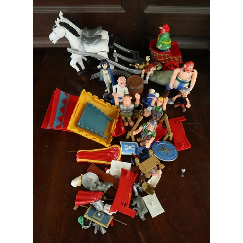 370 - Collection of Asterix the Gaul figures and accessories