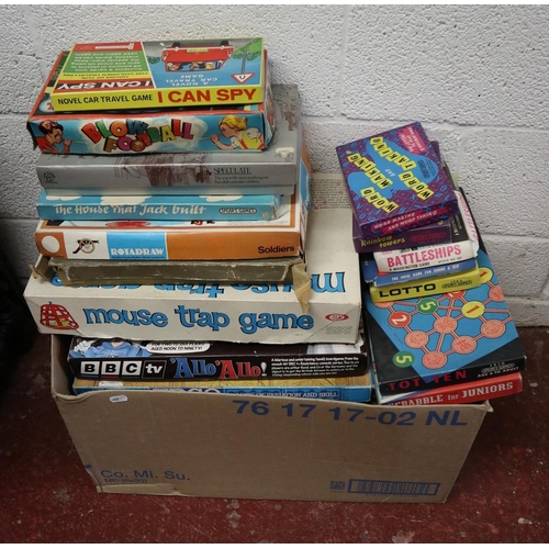 410 - Large collection of vintage games to include Mouse Trap