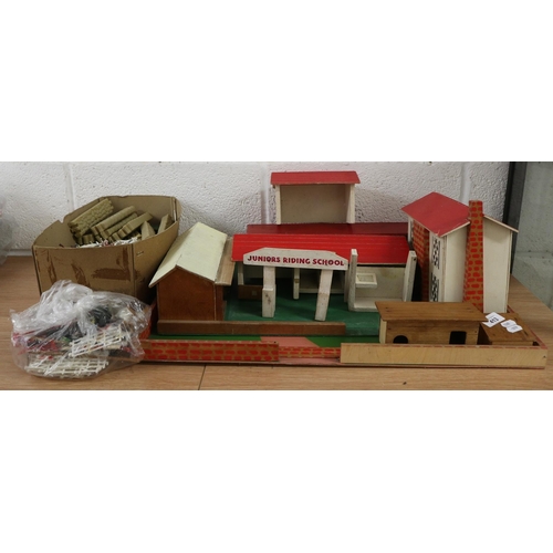 413 - Vintage farmyard set riding school set with accessories