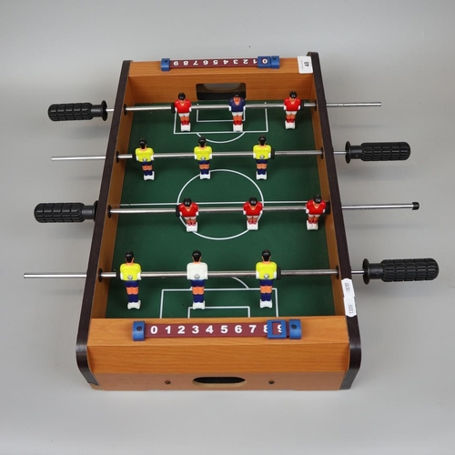48 - Mini table-top football game