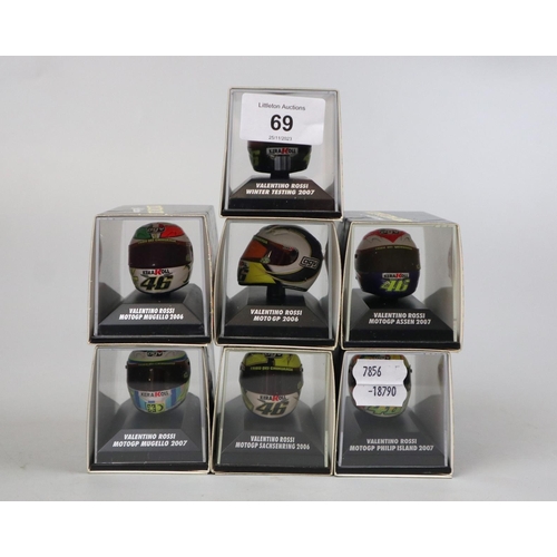 69 - Minichamps Valentino Rossi - 7 helmets 2006 & 2007