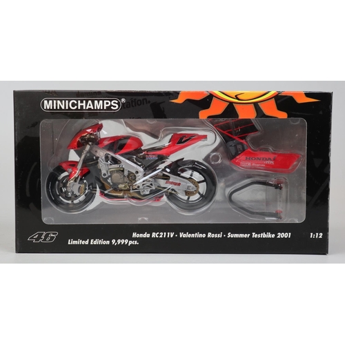 88 - Minichamps Valentino Rossi - Collection of 8 motorcycle models 2000-2001