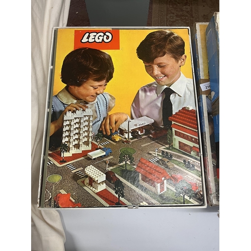 215 - 1960's Lego town set 810 complete in original box