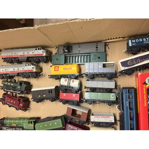 239 - Good collection of 00 gauge railway to include locomotives, rolling stock, track, accessories etc.