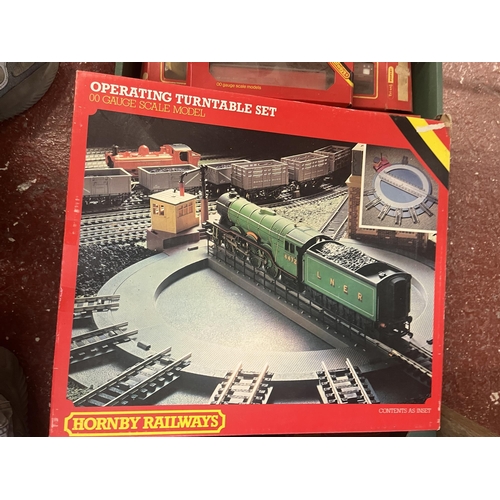 249 - Collection of Hornby to include boxed carriages and trains etc