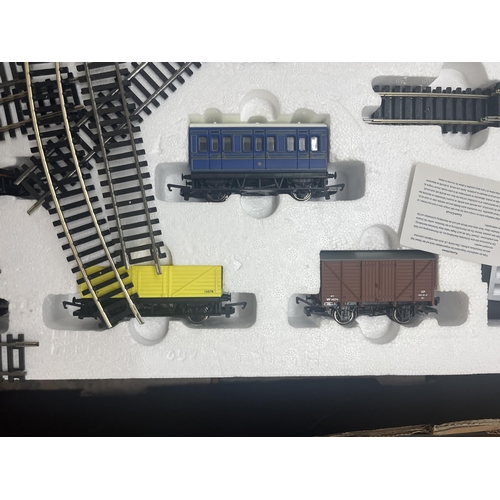 255 - Hornby train set complete in box - The Blue Highlander 00 gauge