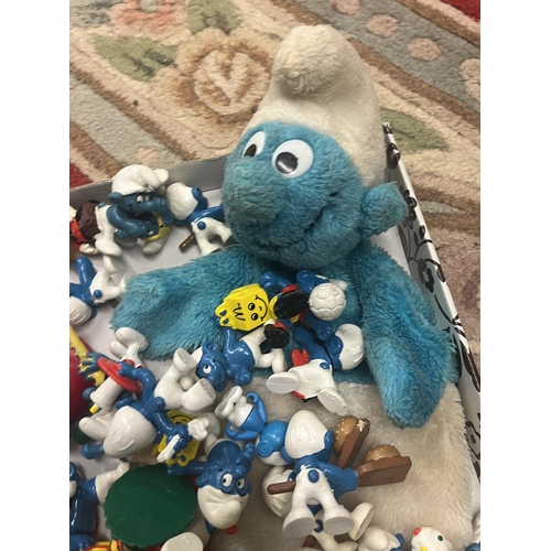 272 - Collection of Smurf toys