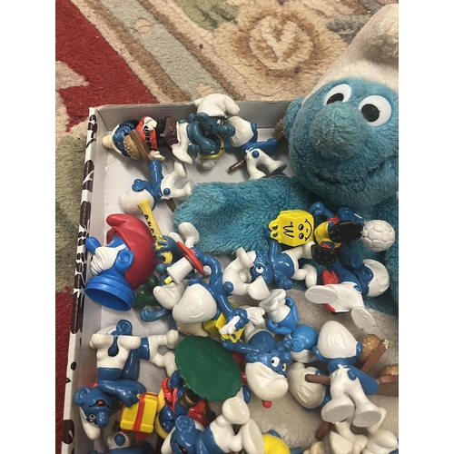 272 - Collection of Smurf toys