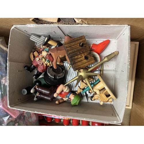 290 - Good collection of vintage wooden toys