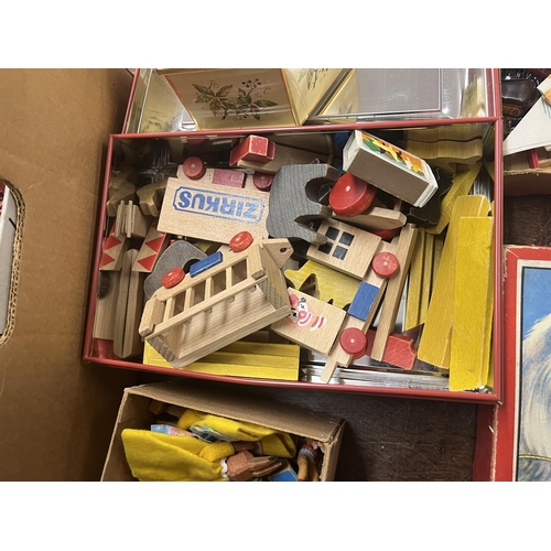 290 - Good collection of vintage wooden toys