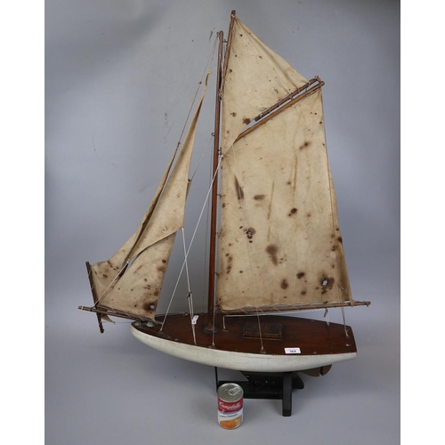 364 - Large Edwardian pond yacht