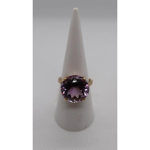 259 - Large 9ct gold amethyst set ring - Size N