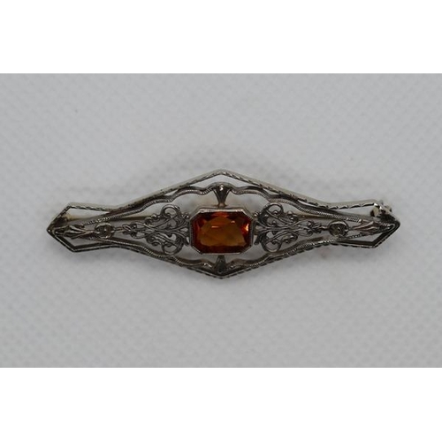 260 - 14K gold citrine set brooch