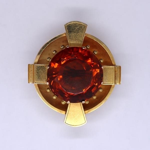 26 - 19.5ct gold brooch set with citrine - Approx gross weight 16.8g