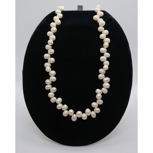 62 - Silver and pearl necklace