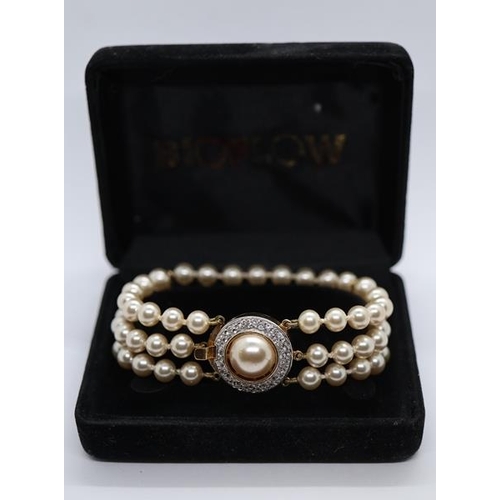 77 - Vintage silver gilt clasped pearl bracelet