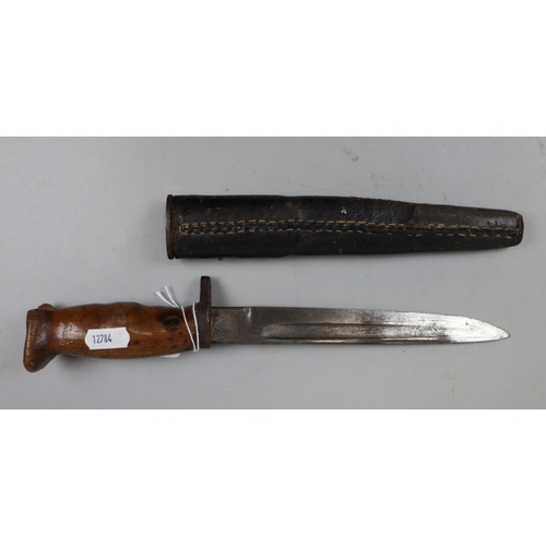 184 - British military dagger in sheath