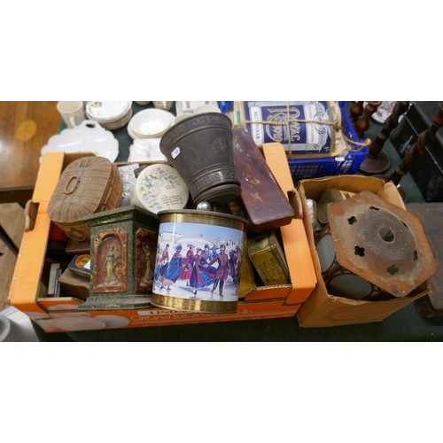 303 - Large collection of vintage tins