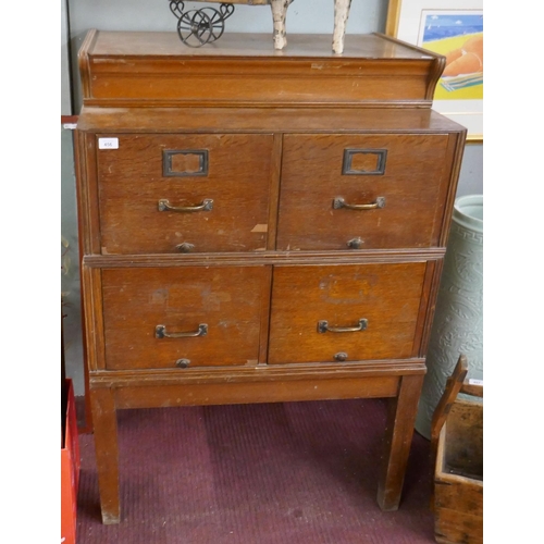 456 - Early 20thC oak filing cabinet in the style of Globe Wernicke - Approx size: W: 84cm D: 64cm H: 122c... 