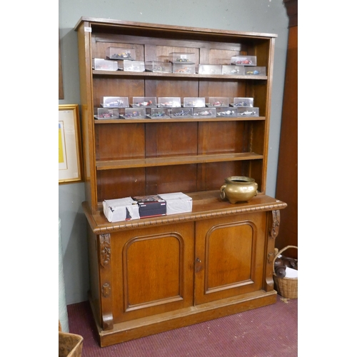 460 - Oak dresser with secret lockable compartment to rear - Approx size: W: 127cm D: 54cm H: 185cm