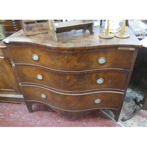 508 - Georgian walnut serpentine chest of 3 drawers on bracket feet - Approx size: W: 112cm D: 62cm H: 93c... 