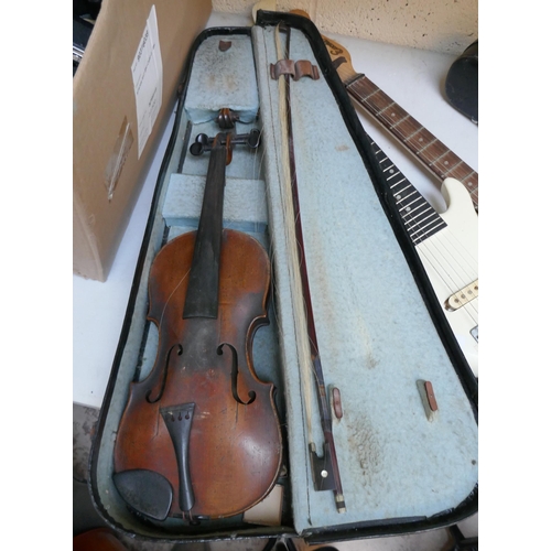 555 - Vintage violin and bow in case