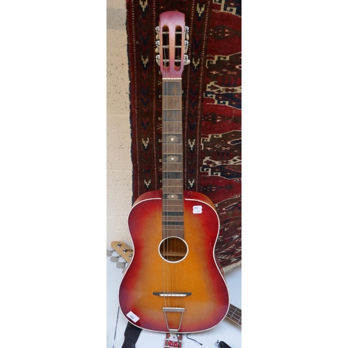 560 - Acoustic guitar