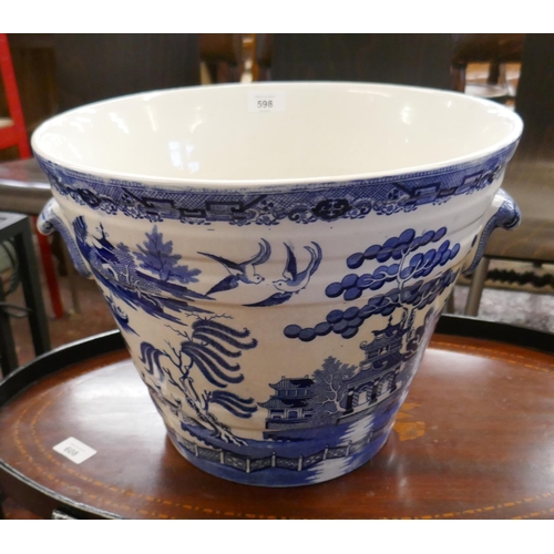 598 - Blue and white willow pattern ceramic milk pail