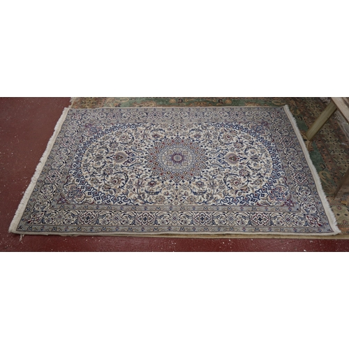 627 - Persian style carpet - Approx size: 300cm x 196cm