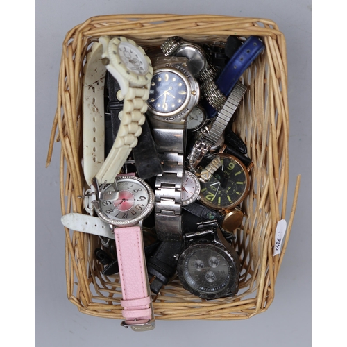 100 - Collection of watches