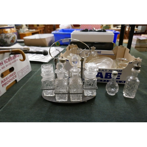 243 - Collection of glassware to include cruet set