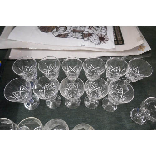 288 - Collection of glasses