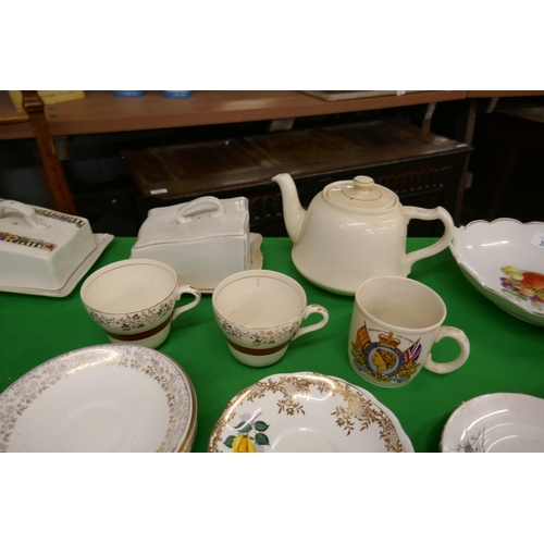 301 - Collection of ceramics to include Coronation ware