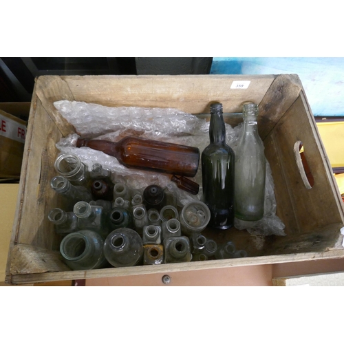 359 - Collection of vintage bottles in a Littleton Badsey crate