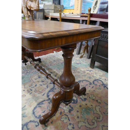 384 - Antique mahogany centre table - Approx size: W: 121cm D: 60cm H: 74cm