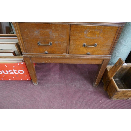 456 - Early 20thC oak filing cabinet in the style of Globe Wernicke - Approx size: W: 84cm D: 64cm H: 122c... 