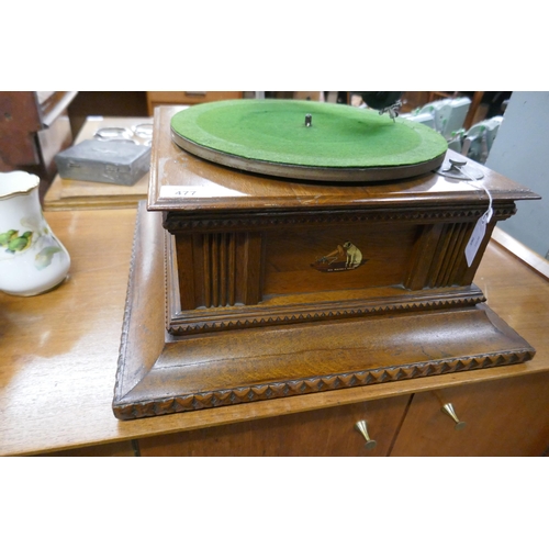 477 - Early 20th century HMV gramophone in working order with unusual The Gramophone Co. oak horn