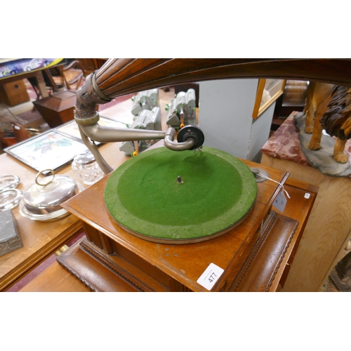 477 - Early 20th century HMV gramophone in working order with unusual The Gramophone Co. oak horn